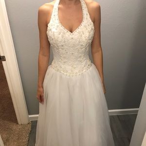 Stunning Aria Bridal Wedding Dress